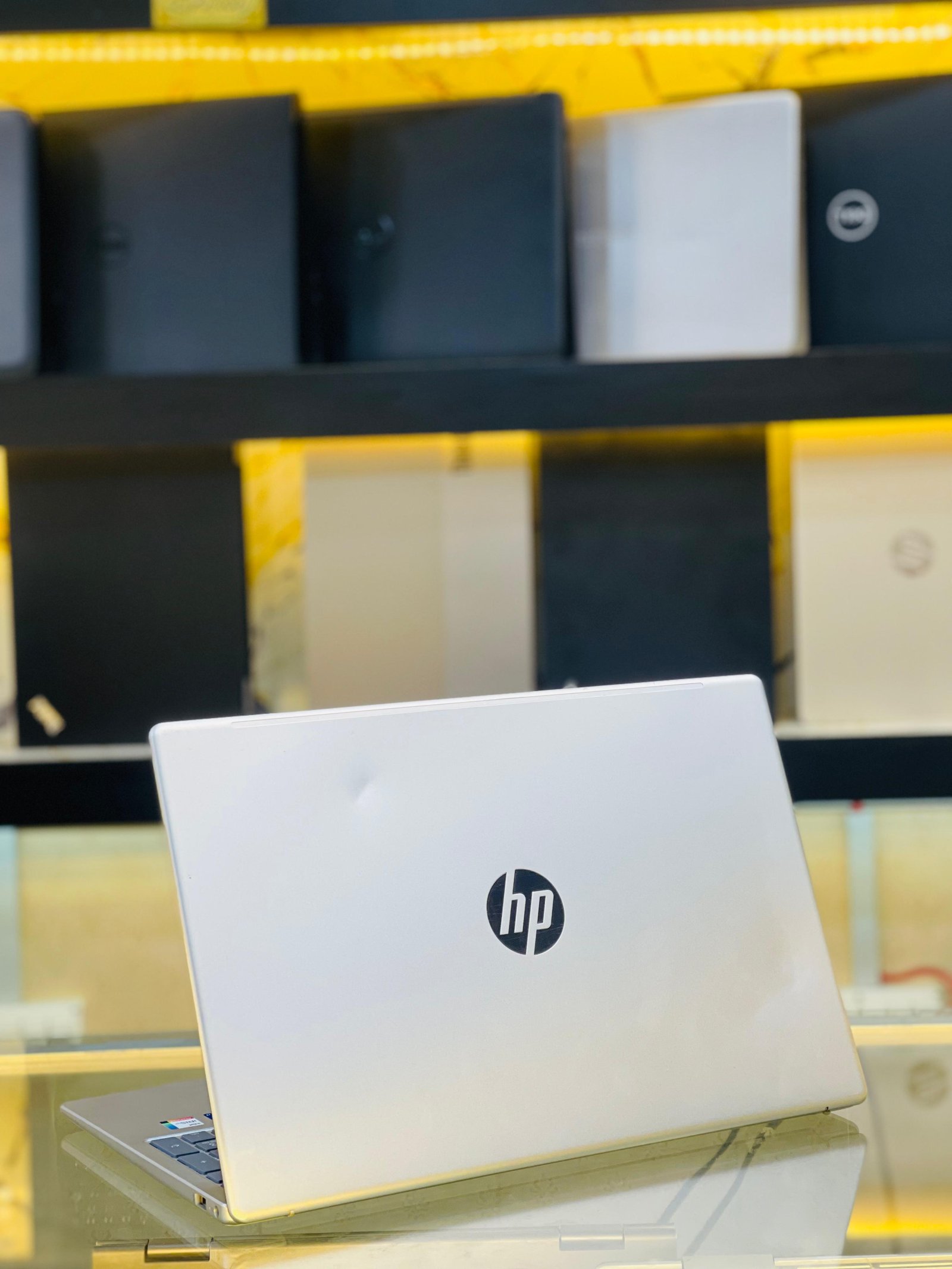 HP laptop 15 -DY2
