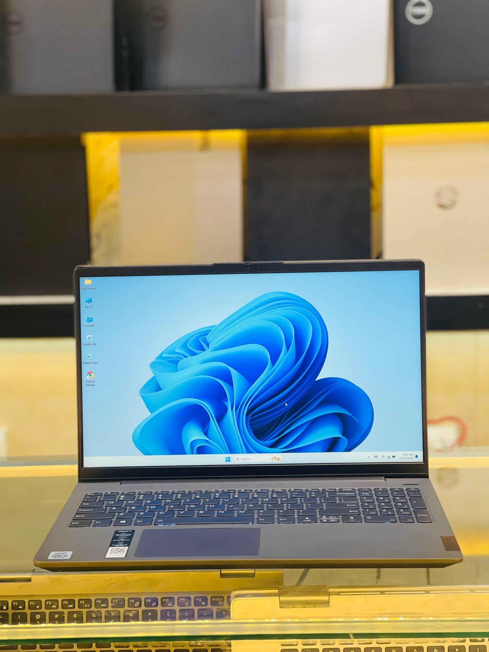 - Lenovo  - MODEL: Ideapad 5